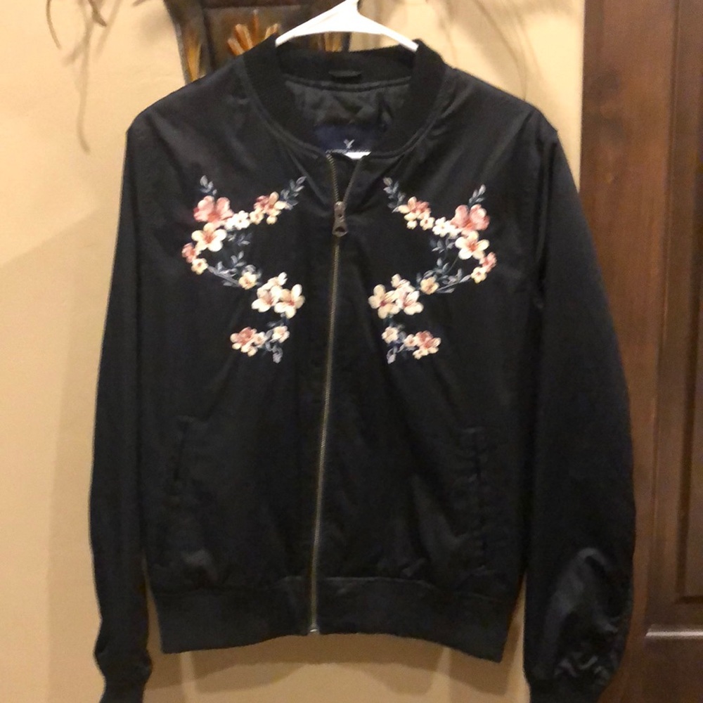Women’s Black American Eagle lightweight jacket perfect to dress up any outfit